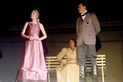 aportaciones del teatro realista a la escena mundial