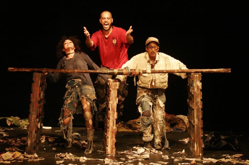 aspectos controvertidos del teatro realista cuales son