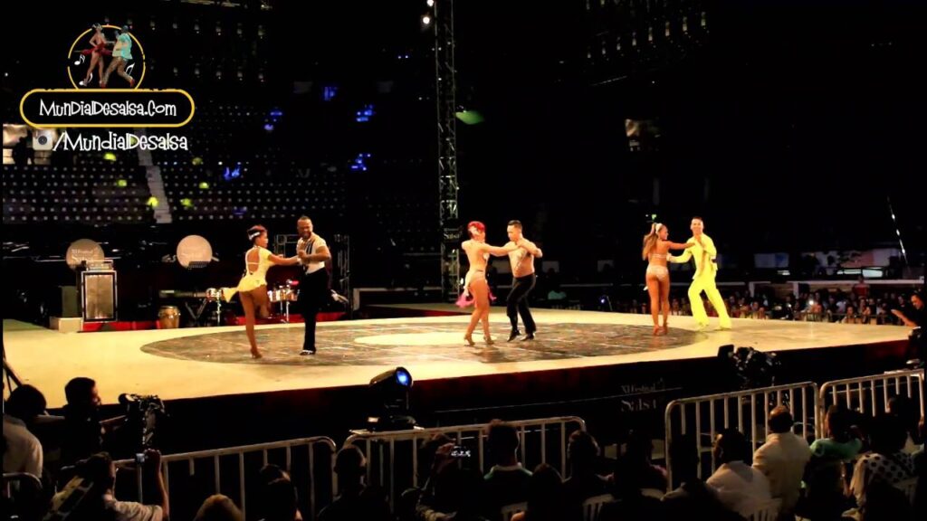 Características del Teatro de Cabaret y su relación con la improvisación 5 caracteristicas del teatro de cabaret y su relacion con la improvisacion