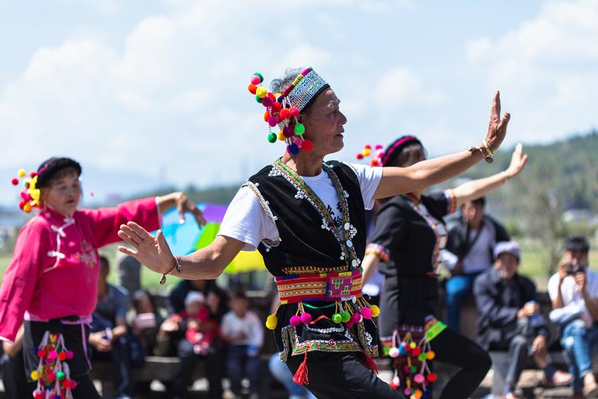 celebracion de la diversidad cultural en festivales de teatro