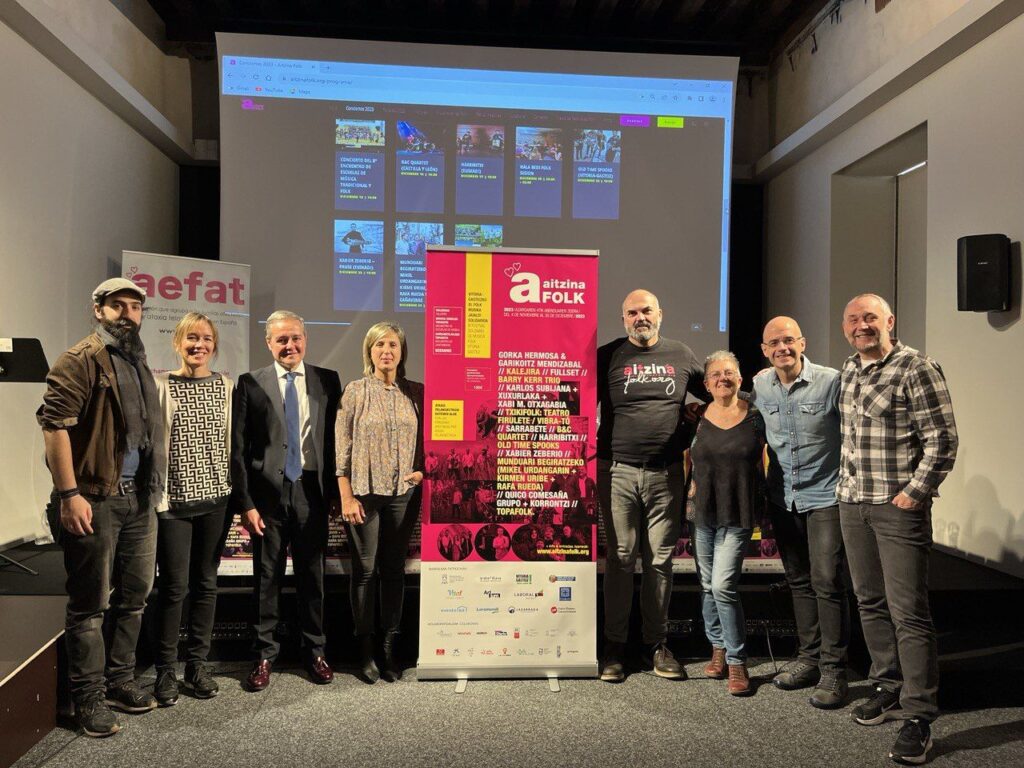Colaboraciones entre ilustradores y teatro emergente 7 colaboraciones entre ilustradores y teatro emergente