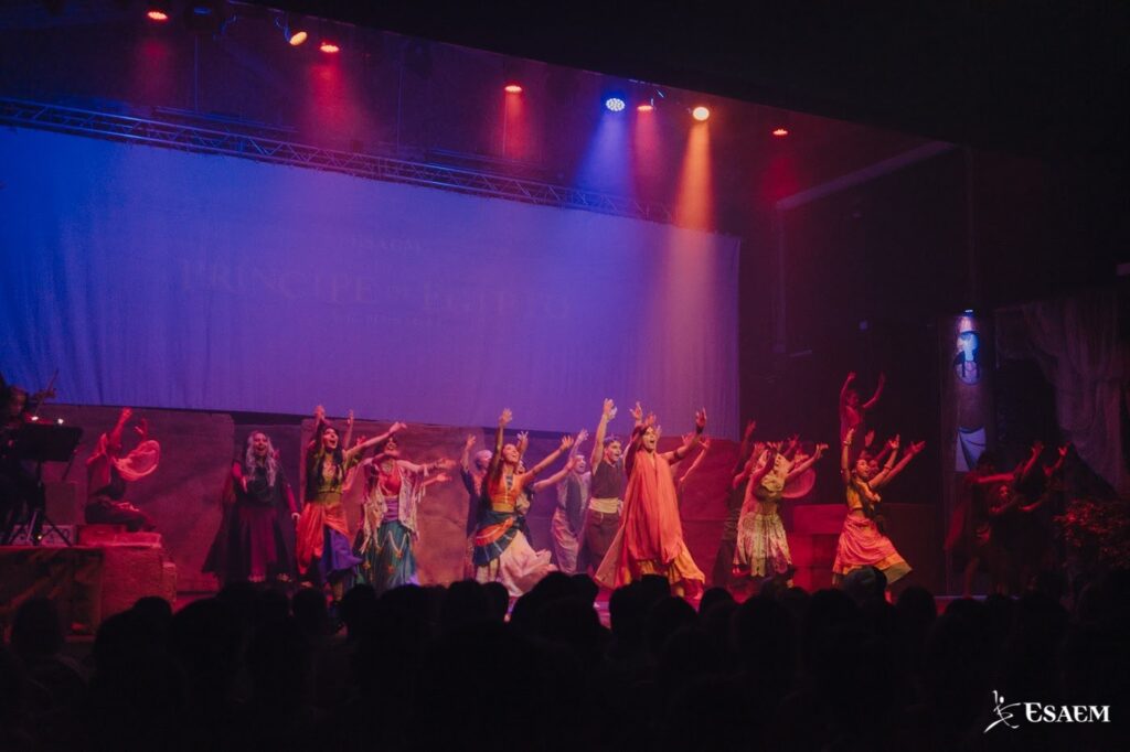 Cómo influye el teatro moderno en la educación 8 como influye el teatro moderno en la educacion