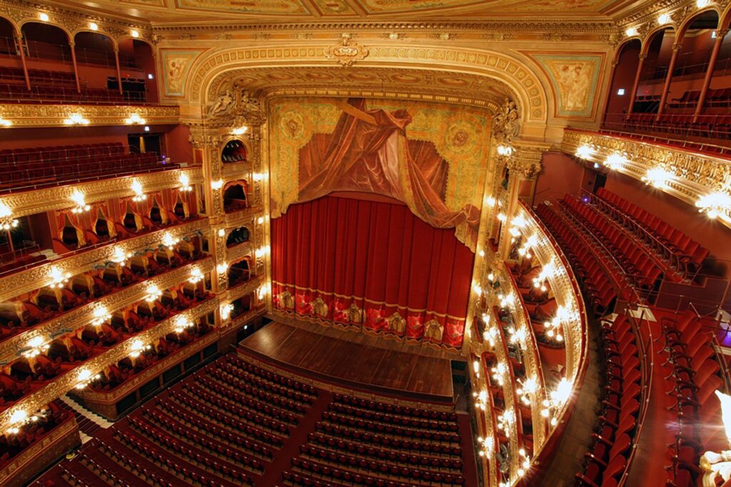 Cómo influye el turismo en los festivales de teatro 5 como influye el turismo en los festivales de teatro
