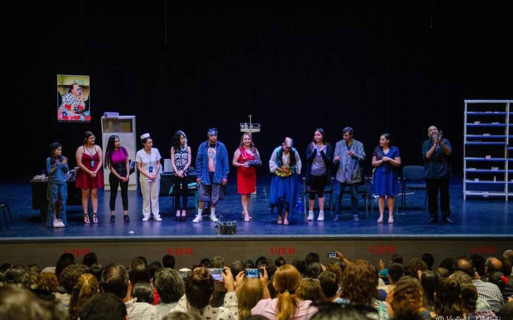 como se abordaban las relaciones familiares en el teatro