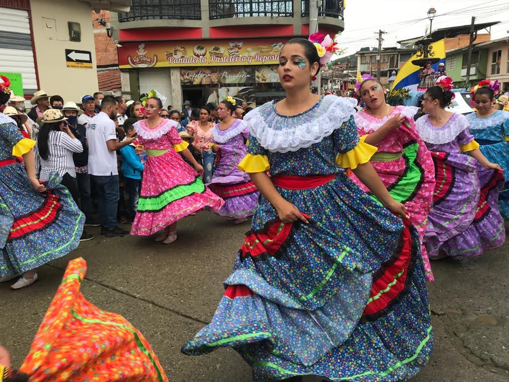 como se celebran los festivales en diferentes culturas