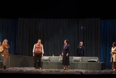 como se construye una atmosfera en una obra de teatro