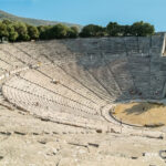 como se construyeron los teatros en la antigua grecia