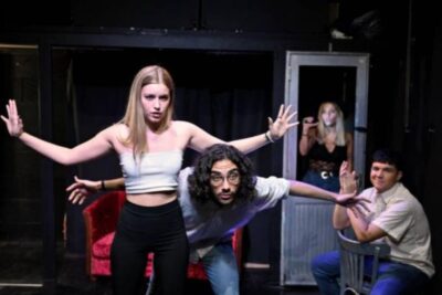 como se convierte el teatro en un medio de expresion