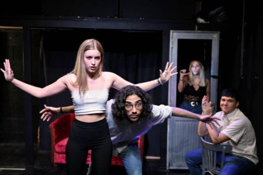 como se convierte el teatro en un medio de
