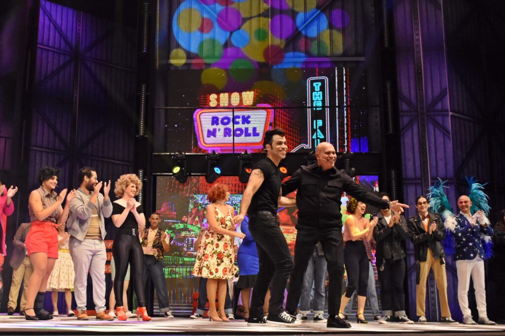 como se integraba el publico en la experiencia teatral