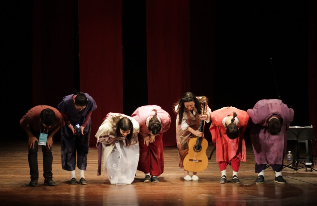 Cómo se presenta el teatro en un festival cultural 8 como se presenta el teatro en un festival cultural
