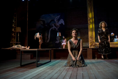 como se relaciona la dramaturgia con el teatro fisico