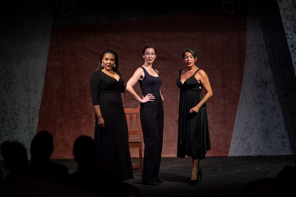 Cómo se representa la memoria histórica en el teatro 5 como se representa la memoria historica en el teatro