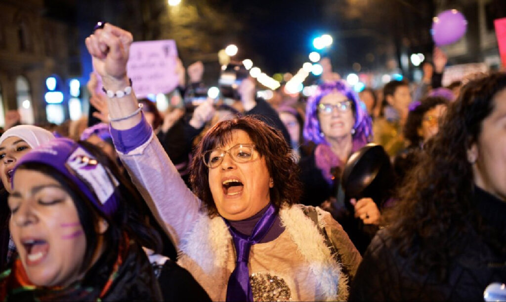 criticas feministas al teatro realista y su representacion femenina