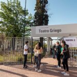 cual era la arquitectura tipica de un teatro griego