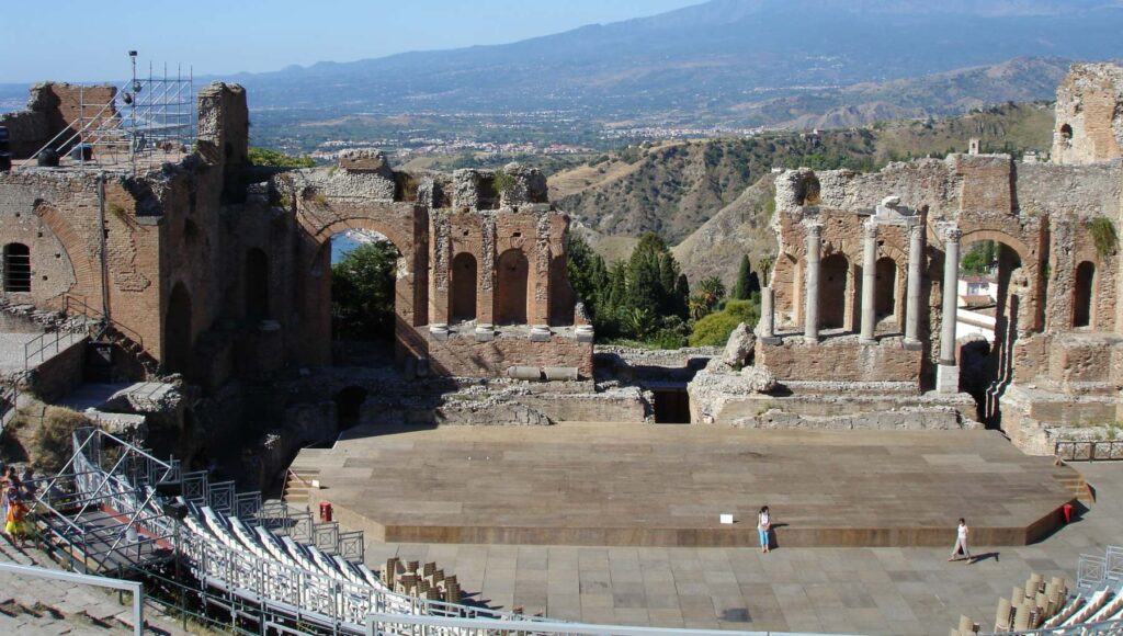 Cuál es la importancia de la sátira en el teatro griego 5 cual es la importancia de la satira en el teatro griego