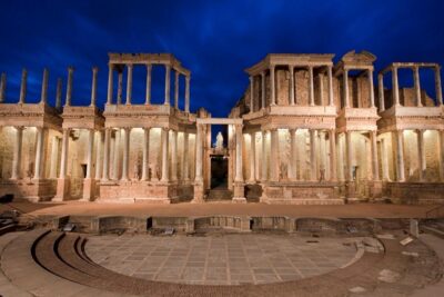 cual fue el legado de seneca en el teatro romano