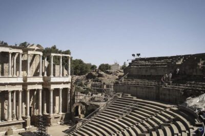 cuales son las caracteristicas del teatro en roma