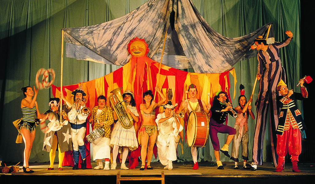 el papel de la escenografia en el teatro