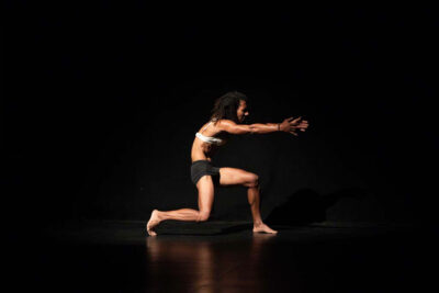 exploracion del experimentalismo en el teatro contemporaneo