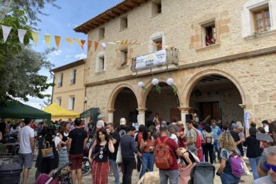 festivales que destacan la relevancia de obras locales en la cultura
