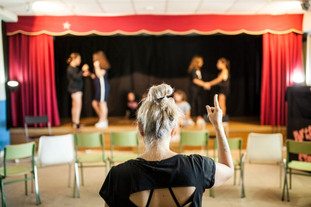 gestion efectiva de cambios de escenografia en teatro