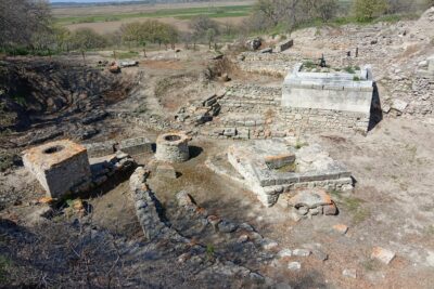 hallazgos arqueologicos sobre la historia y evolucion del teatro