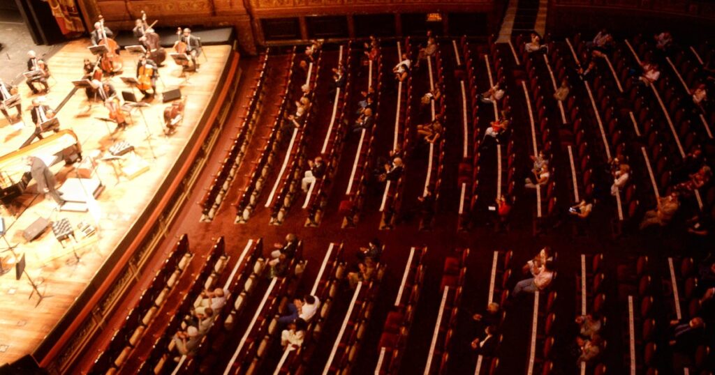 impacto de la crisis social en festivales de teatro