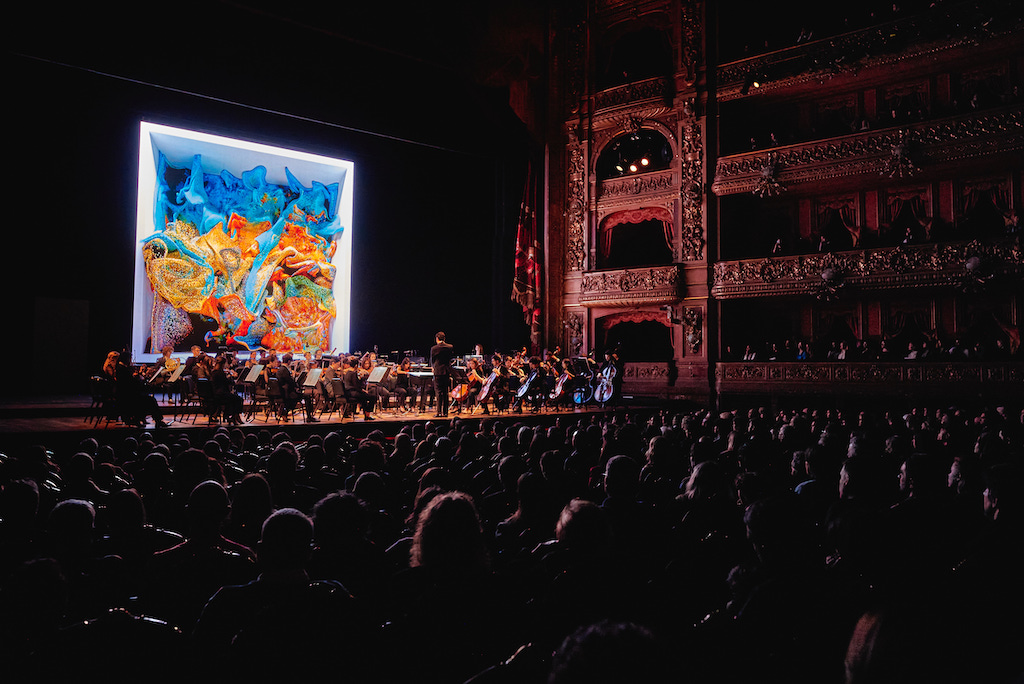 impacto de la era digital en festivales de teatro modernos