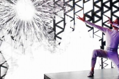 impacto de tendencias artisticas en ilustradores de teatro