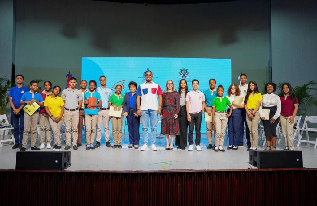 Impacto del teatro en la juventud y su vínculo con la política 8 impacto del teatro en la juventud y su vinculo con la politica