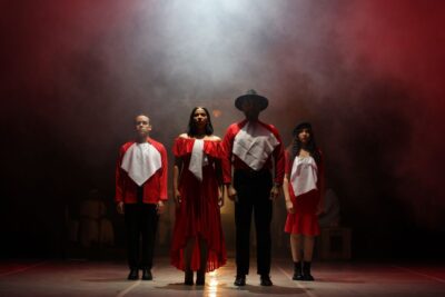 la relacion entre el teatro y la identidad nacional