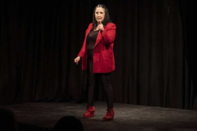 la soledad en el teatro contemporaneo un analisis profundo