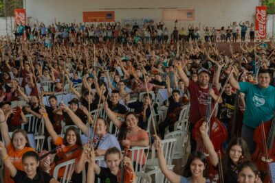 promocion del liderazgo juvenil en festivales de teatro