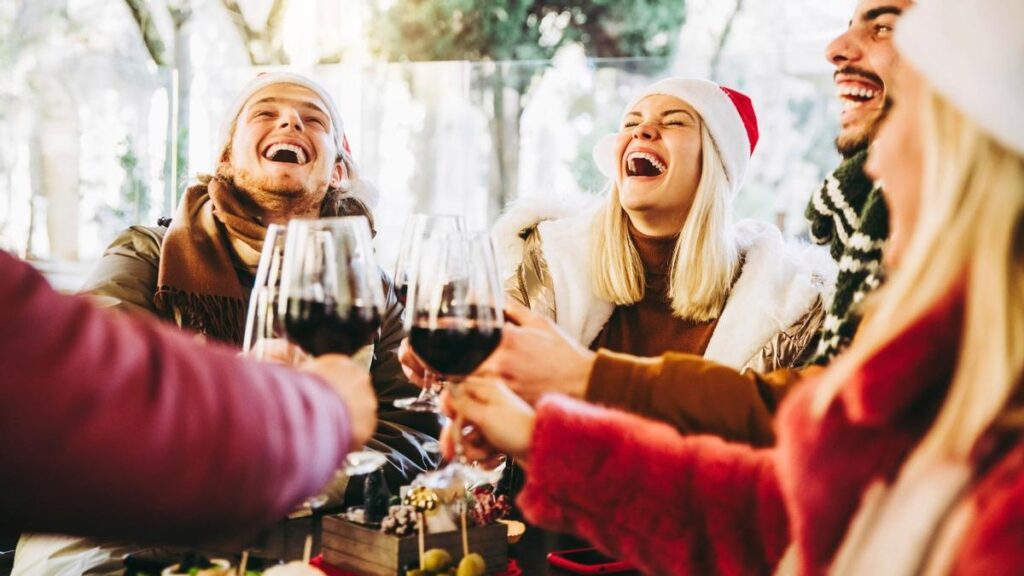Qué ambiente crea El hombre que vino a cenar 8 que ambiente crea el hombre que vino a cenar