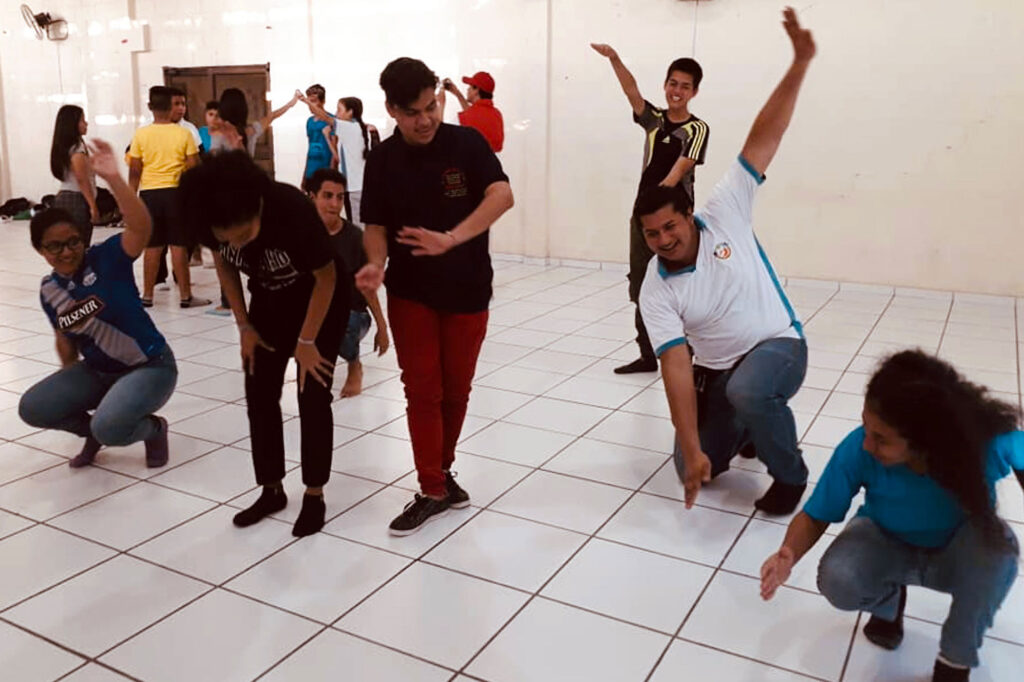 que es el teatro de los oprimidos en america latina