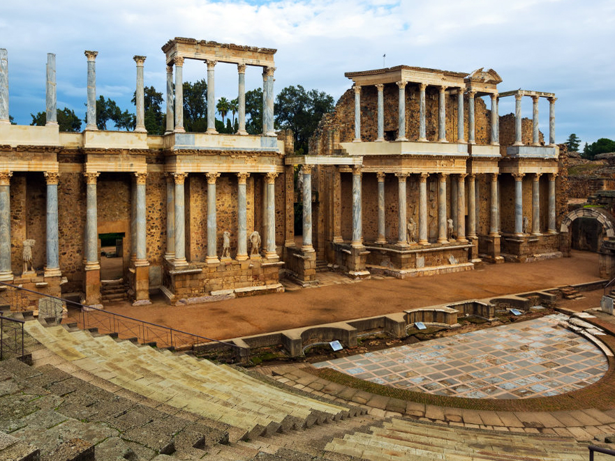 que impacto tuvo el teatro romano en el teatro moderno