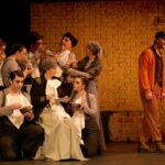 que papel juega el escenario en el realismo teatral