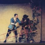 que relacion tiene el teatro con la literatura antigua