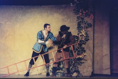 que relacion tiene el teatro con la literatura antigua