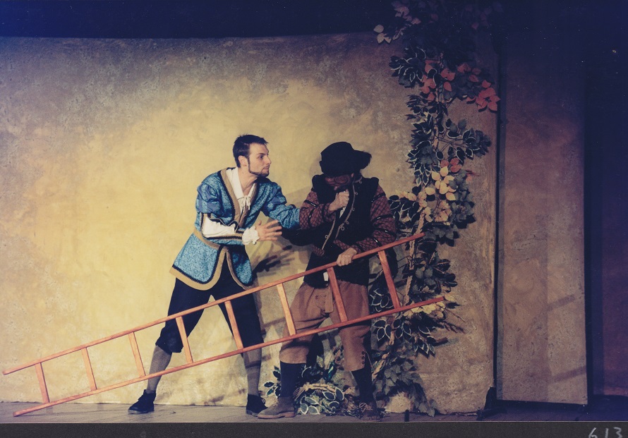 que relacion tiene el teatro con la literatura antigua