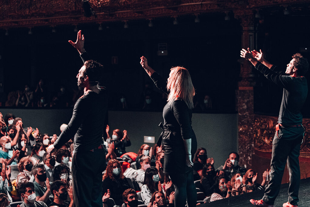que rol juega el publico en la improvisacion del teatro
