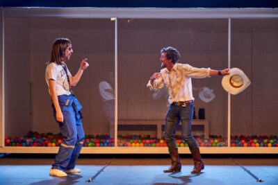 que rol tienen las emociones en el teatro realista