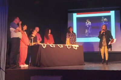 reconocimiento a la trayectoria de artistas en el teatro actual