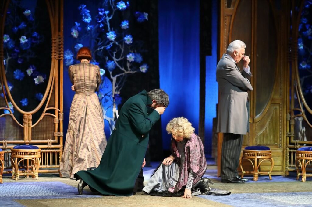 Temáticas políticas en el teatro a lo largo de la historia 6 tematicas politicas en el teatro a lo largo de la historia